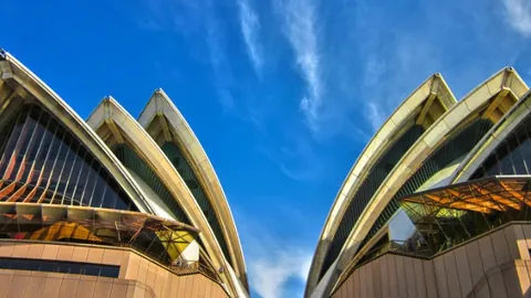 2月10日震撼回归！《Apex英雄》全新赛季热血启航！🔥🎮